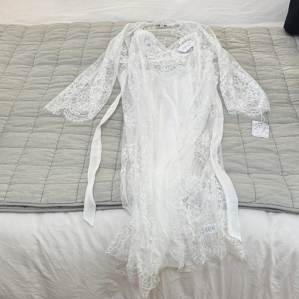 Elegant White Lace Robe and nightgown